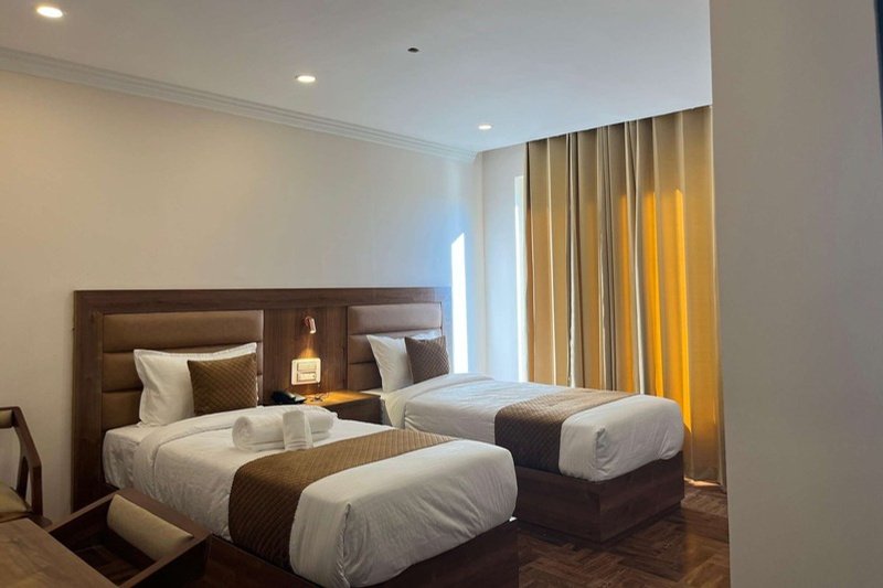 Deluxe Twin Room mountain view — luxury hotel room at Hardys Retreat, best resort in Chail Himachal Pradesh